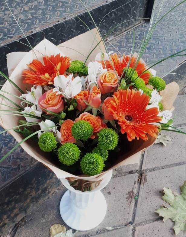 Букет цветов из: Герберы, Хризантемы, Альстромерии и Розы в Симферополе
