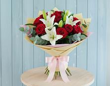 Букет цветов из:  Лилии и Розы в Симферополе
