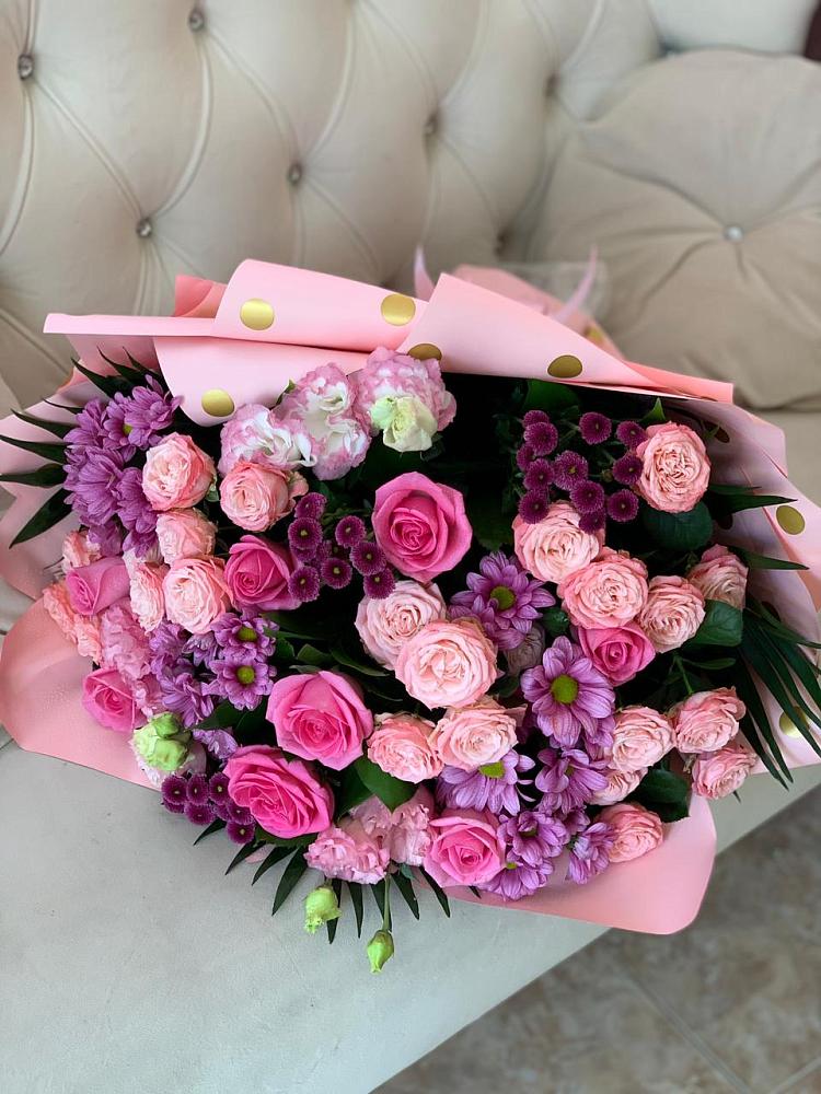 Букет цветов из: Хризантемы, Розы и Лизиантусы в Симферополе