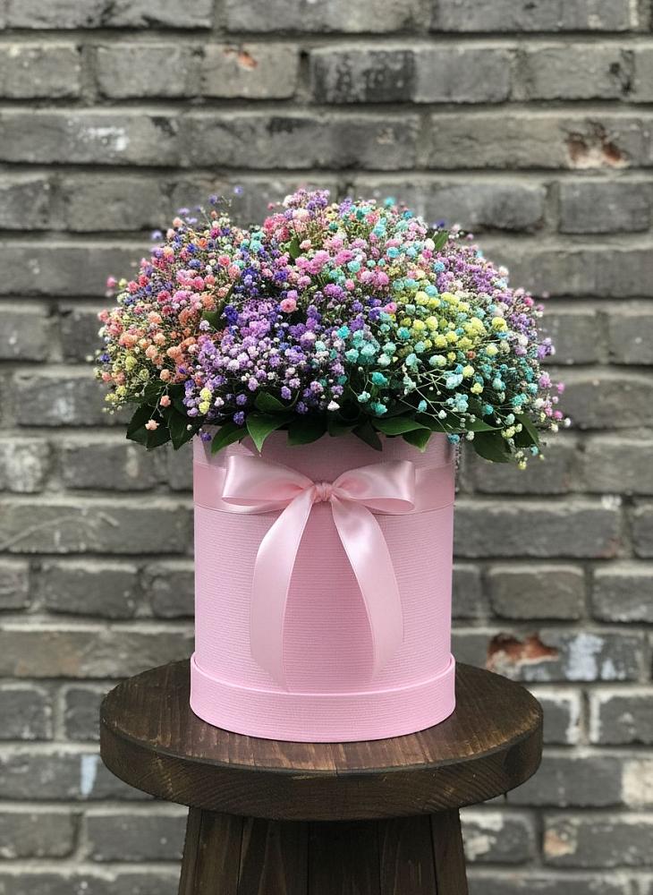 Цветочная композиция из Гипсофила и Розы в шляпной коробке в Симферополе