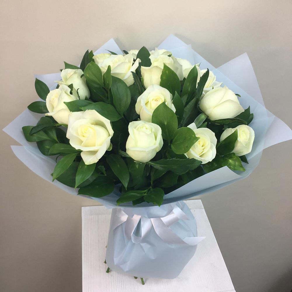 Букет 15 Белых роз Проуд в Симферополе