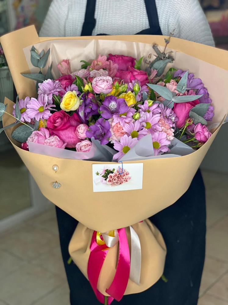 Букет цветов из: Хризантемы, Гвоздики и Альстромерии в Симферополе