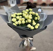 Букет Белые кустовые розы Солинеро в Симферополе