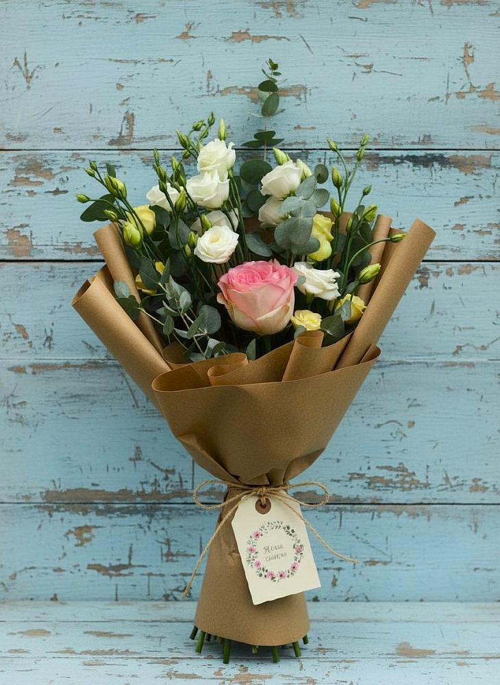 Букет цветов из: Розы и Лизиантусы в Симферополе