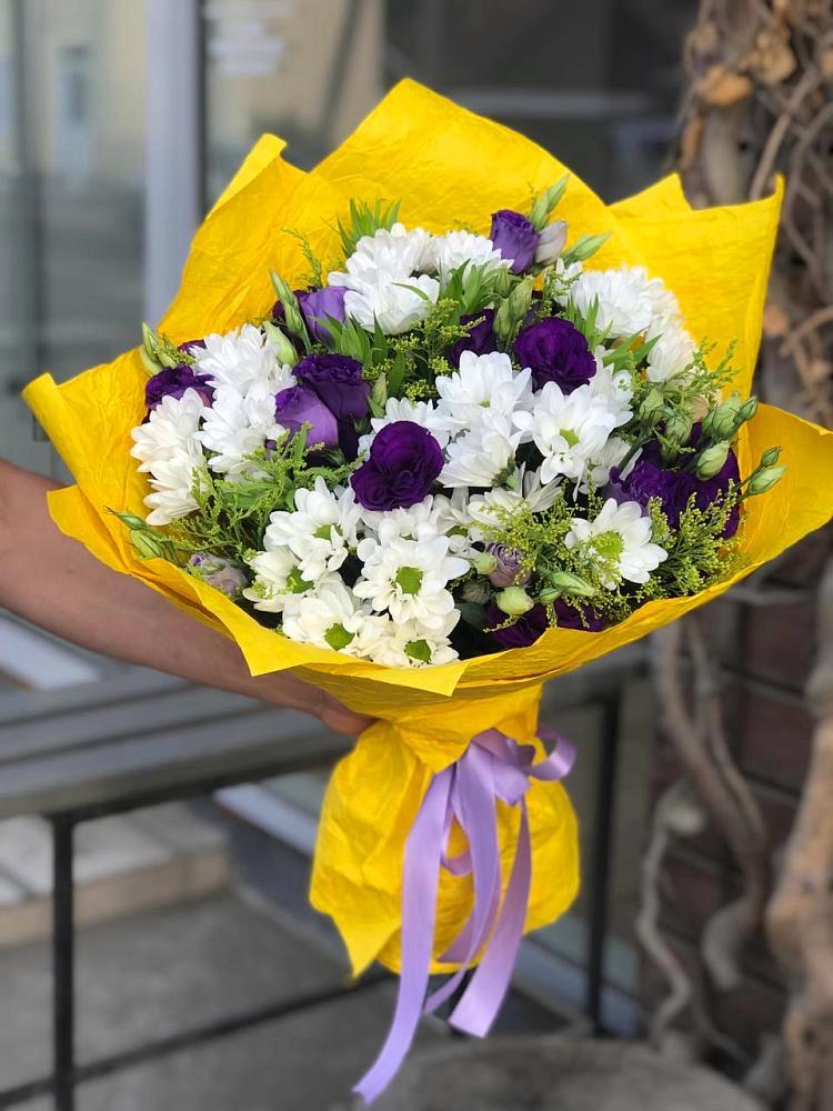 Букет цветов из: Ирисы, Хризантемы и Ромашки в Симферополе