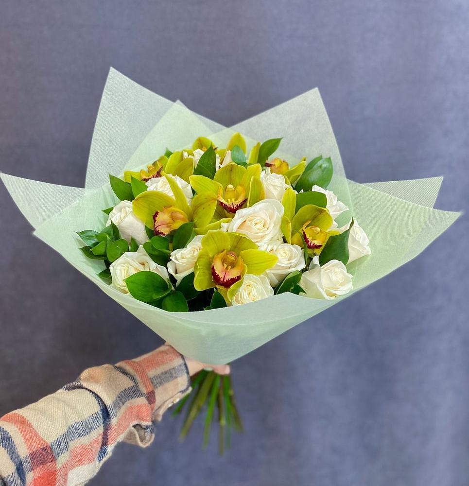 Букет цветов из: Орхидеи и Розы в Симферополе