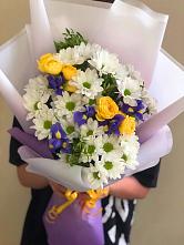 Букет цветов из:  Ирисы, Хризантемы и Розы #REPLACE_PRED# Симферополе