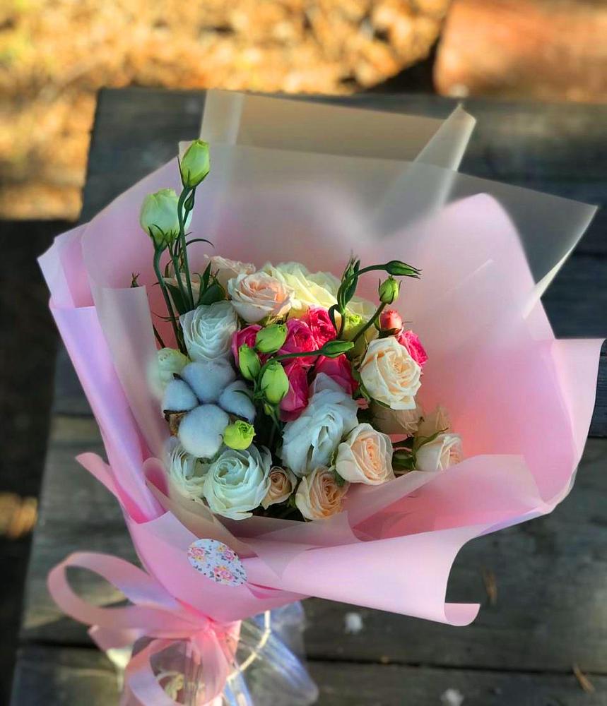 Букет цветов из: Розы и Лизиантусы в Симферополе