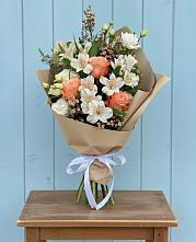 Букет цветов из:  Альстромерии, Лизиантусы, Розы и Хризантемы #REPLACE_PRED# Симферополе