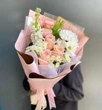 Букет цветов из:  Хризантемы и Розы в Симферополе