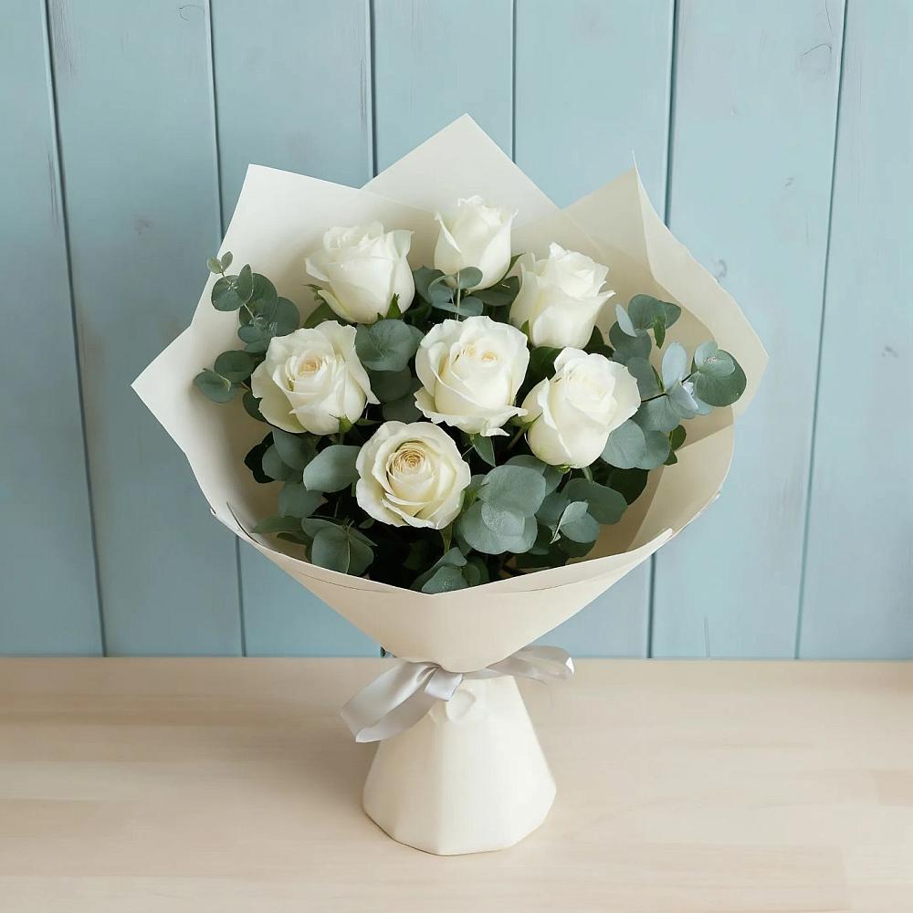 Букет Белые розы в Эвкалипте в Симферополе