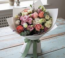 Букет цветов из:  Розы, Лизиантусы и Гвоздики в Симферополе