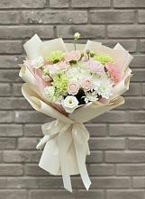 Букет цветов из:  Гвоздики, Розы, Лизиантусы и Хризантемы в Симферополе
