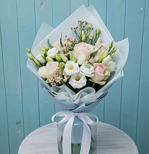 Букет цветов из:  Розы и Лизиантусы в Симферополе