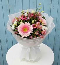 Букет цветов из:  Герберы, Альстромерии и Лизиантусы #REPLACE_PRED# Симферополе