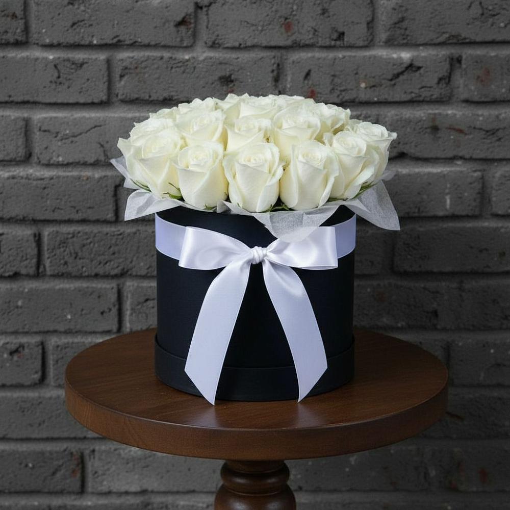 Цветочная композиция из Розы в шляпной коробке в Симферополе