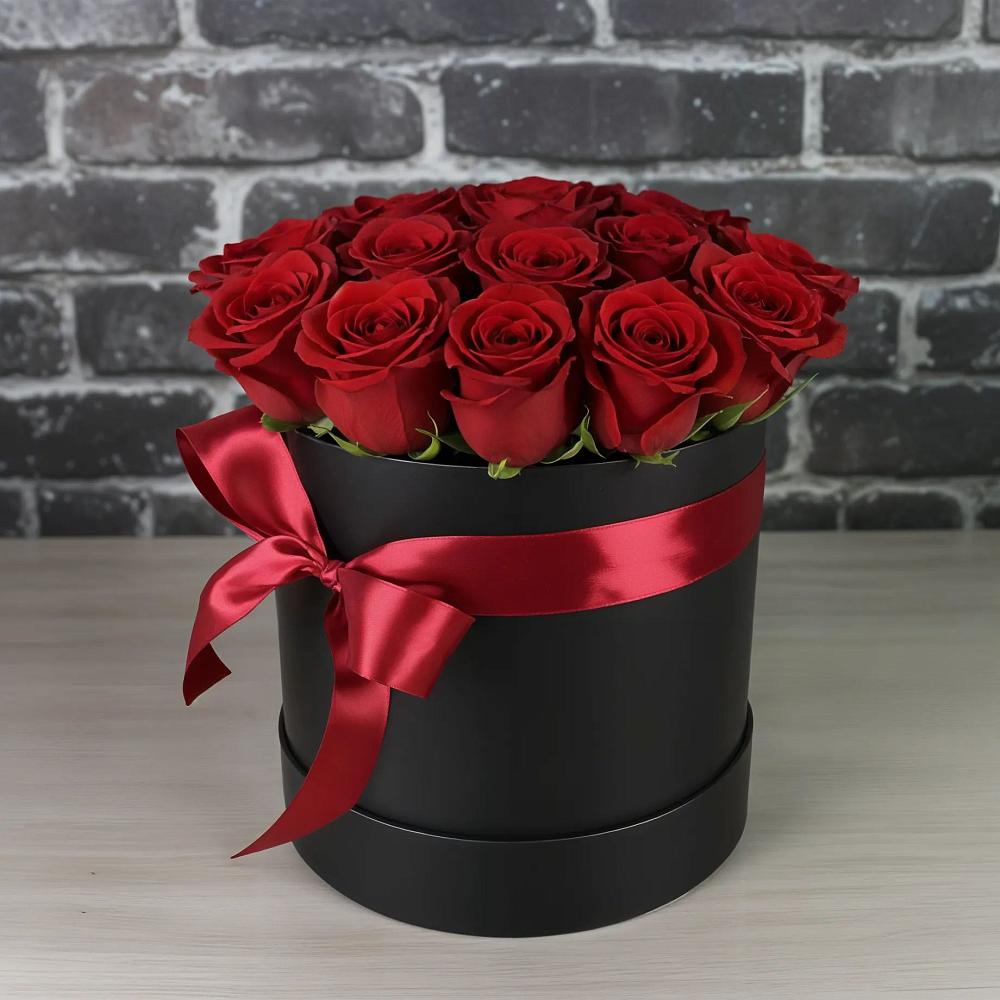 Цветочная композиция из Розы в шляпной коробке в Симферополе