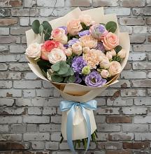 Букет цветов из:  Розы, Лизиантусы и Гвоздики в Симферополе