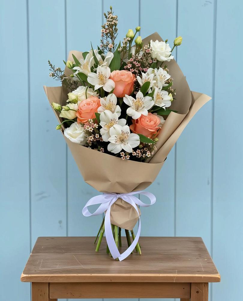 Букет цветов из: Альстромерии, Лизиантусы, Розы и Хризантемы в Симферополе