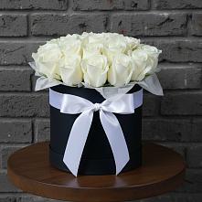 Цветочная композиция из Розы в шляпной коробке в Симферополе